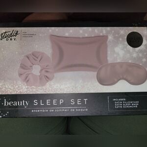 Studio Dry beauty Sleep Set NWT